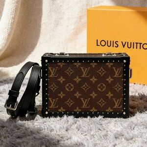 Louis Vuitton Clutch Box Monogram Macassar
